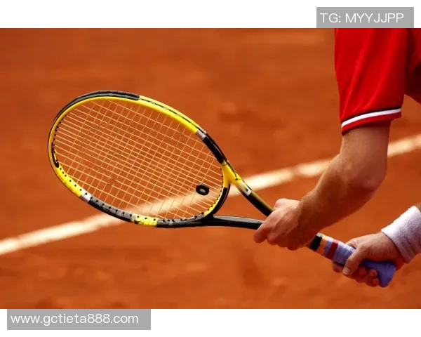 网球装备全攻略：从球拍到球鞋选购指南助你提升比赛表现